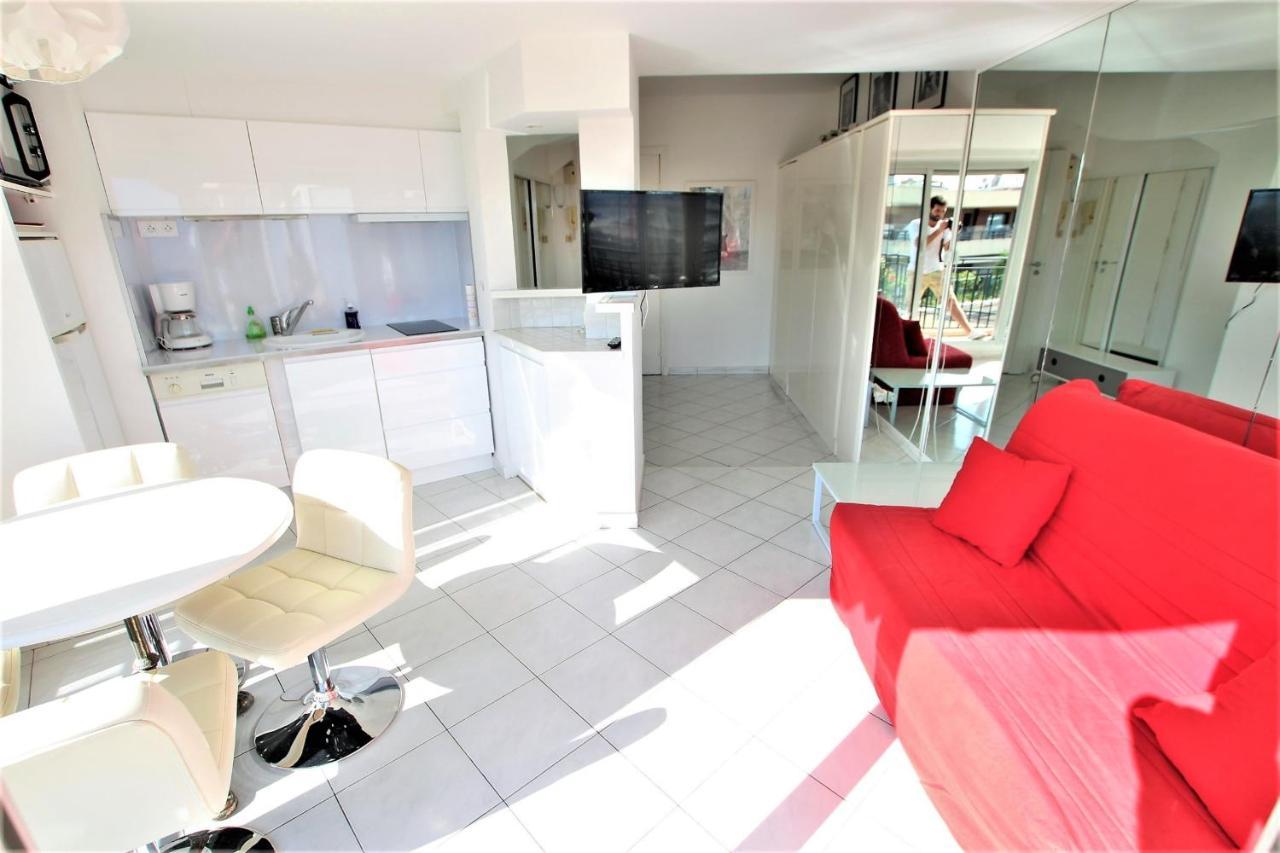 Last Floor With Terrace And Clear View On The Sea